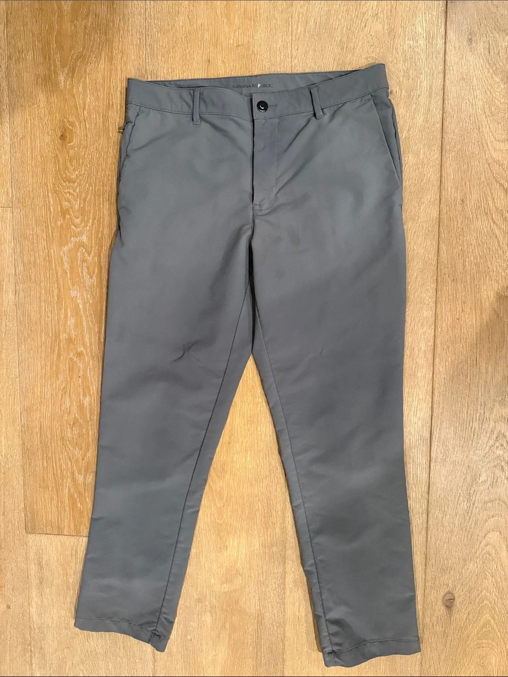 Banana Republic Men’s Slate Gray Chino Pants